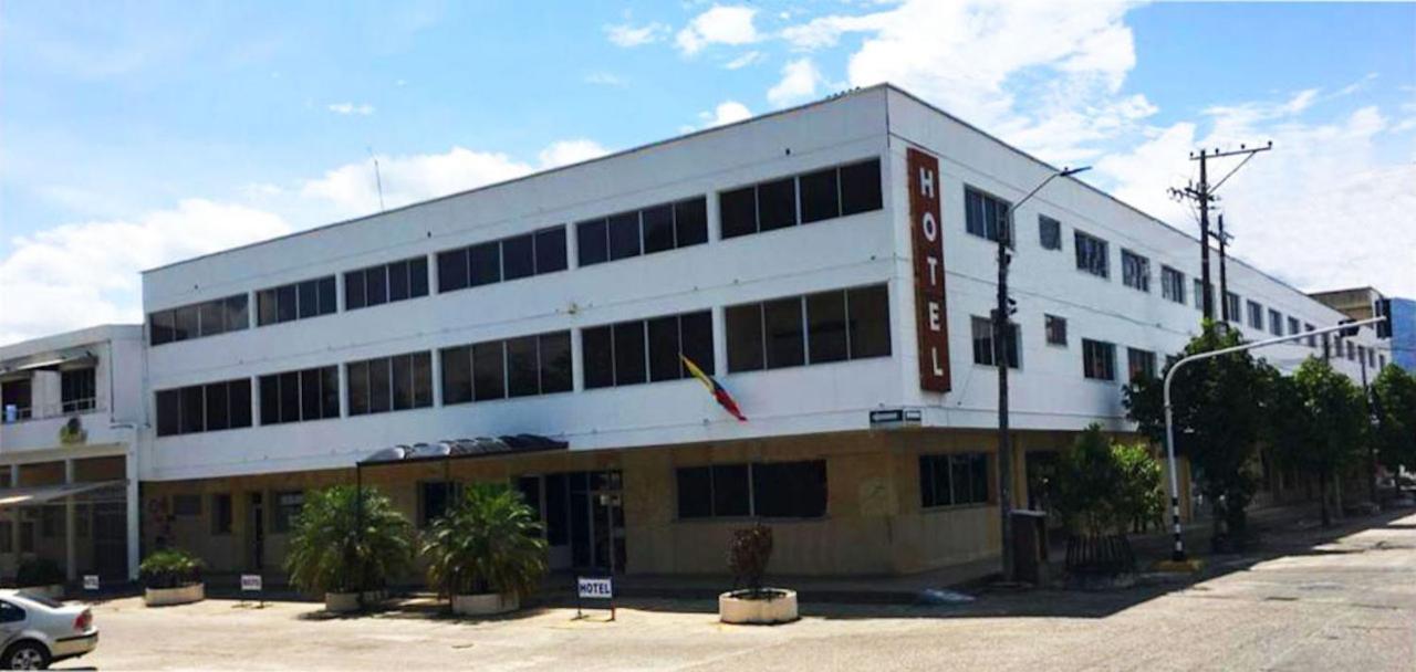 Hotel Mall Santana Del Rio 拉多拉达 外观 照片
